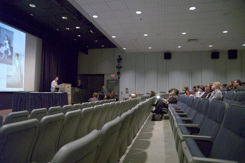 Interior of the auditorium during the "Thinking with the Painter" workshop